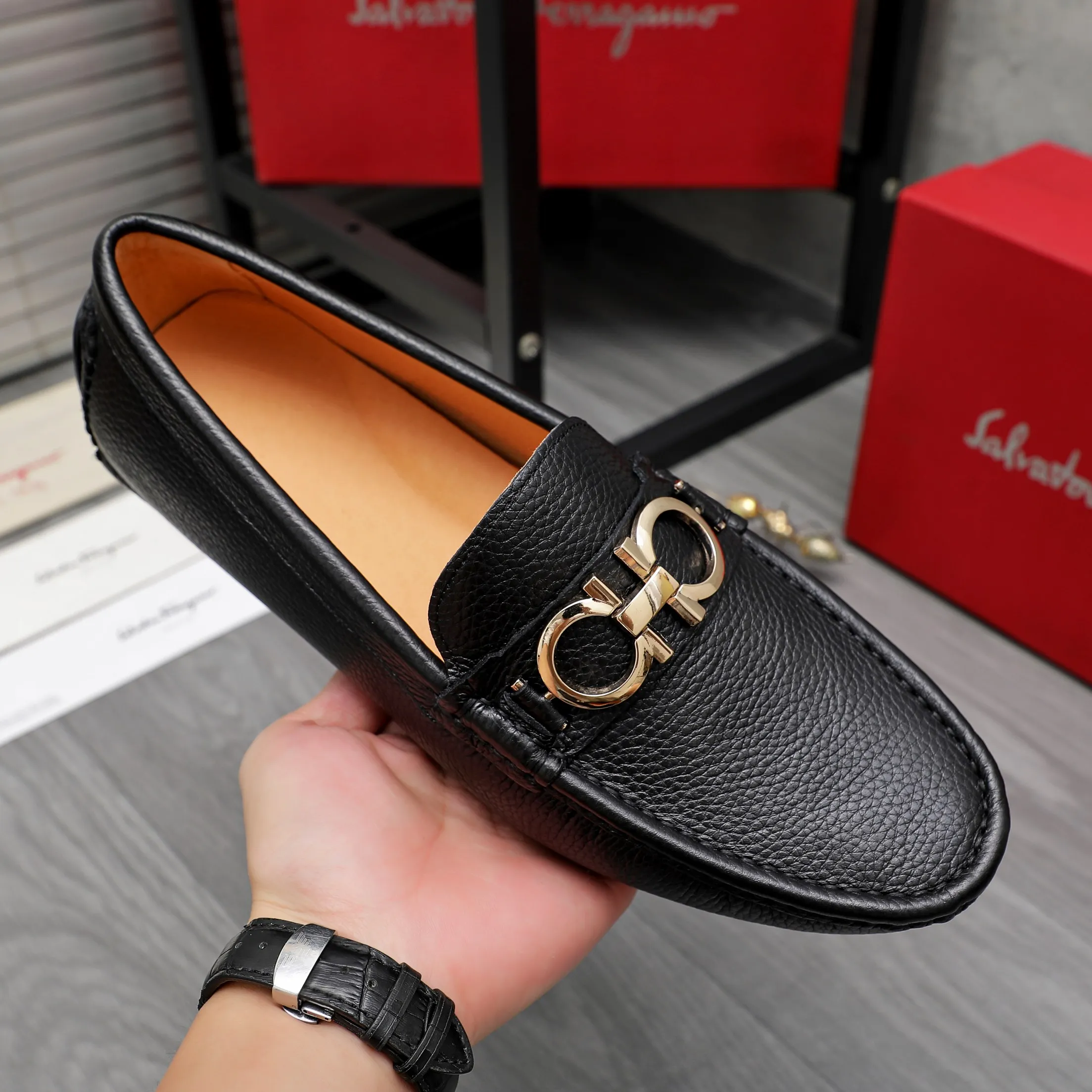 Men's shoes 💰380 Product trademark: Ferragamo "Ferragamo" casual slip-on shoes Regular size: 38-45 (45. Customized, non-returnable) Product materials: Selected pebbled cowhide upper, pigskin lining, rubber outsole